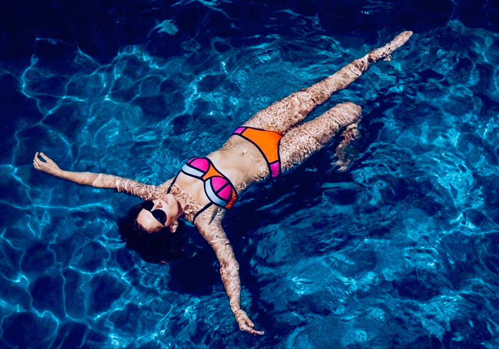 Neon Color-Block Bandeau Bikini Set – Pink & Orange Contrast Swimsuit